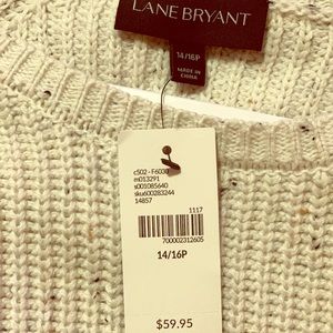 Beautiful cream sweater open on the shoulders New